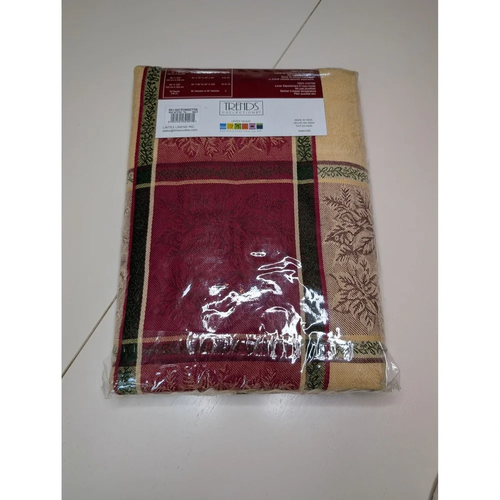 Trends Collections Tablecloth 60x120 Burgundy‎ Poinsettia Oblong Holiday Cotton